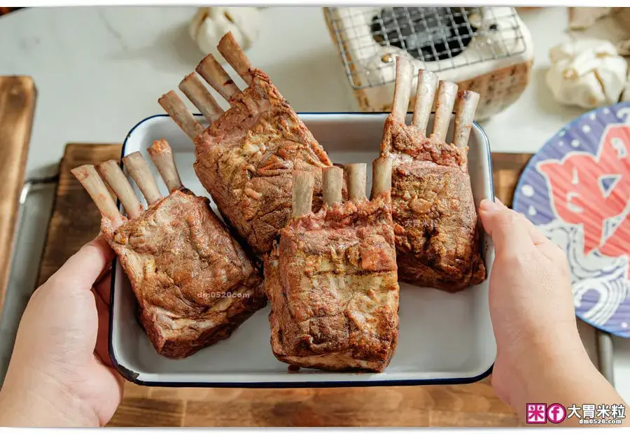 Smoked Pork Ribs,Smoked beef,Smoked lamb,Smoked duck breast,Smoked brisket,Smoked Ribs,美式燻肉,煙燻帶骨牛小排,美式煙燻,德州燒烤,Smoked meat,煙燻嫩肩牛排,阿根廷烤肉