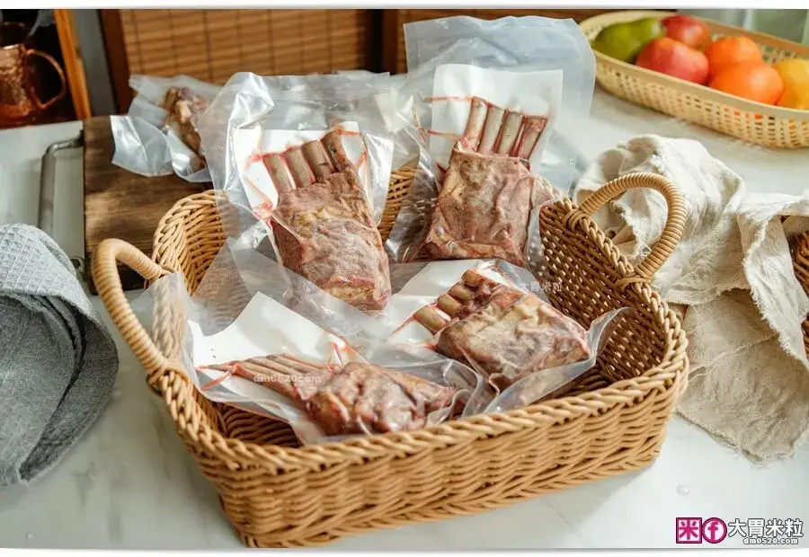 Smoked Pork Ribs,Smoked beef,Smoked lamb,Smoked duck breast,Smoked brisket,Smoked Ribs,美式燻肉,煙燻帶骨牛小排,美式煙燻,德州燒烤,Smoked meat,煙燻嫩肩牛排,阿根廷烤肉