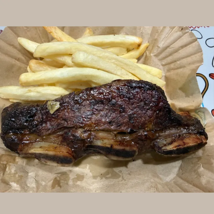 煙燻牛小排及薯條套餐、帶骨牛小排焦邊肉、美式燒烤牛小排